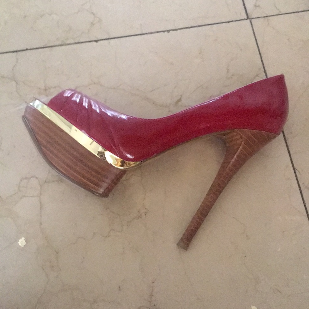 Shoes - Picture 3 of 3